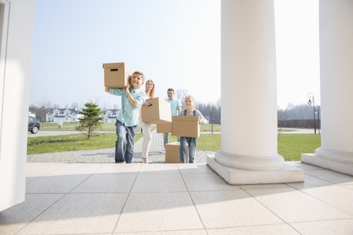 Apartment moving van service near Vauxhall